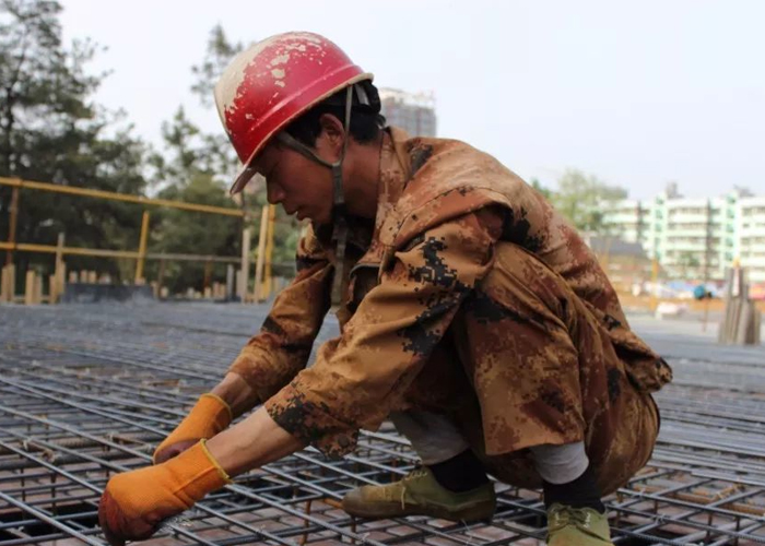 烈日下的擔當、高溫下的堅持